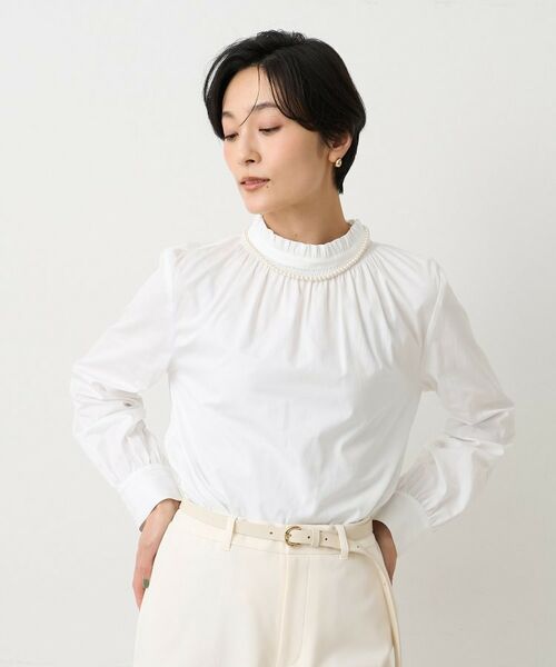 UNTITLED / アンタイトル シャツ・ブラウス | シャーリングフリルネックブラウス（オフホワイト(003)）