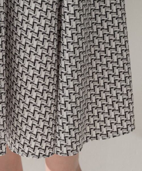 UNTITLED / アンタイトル ロング・マキシ丈ワンピース | ジオメプリントワンピース | 詳細14