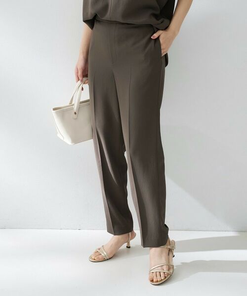 UNTITLED / アンタイトル パンツ | リラックステーパードパンツ（ブラウン(043)）