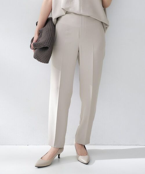 UNTITLED / アンタイトル パンツ | リラックステーパードパンツ（ベージュ(052)）