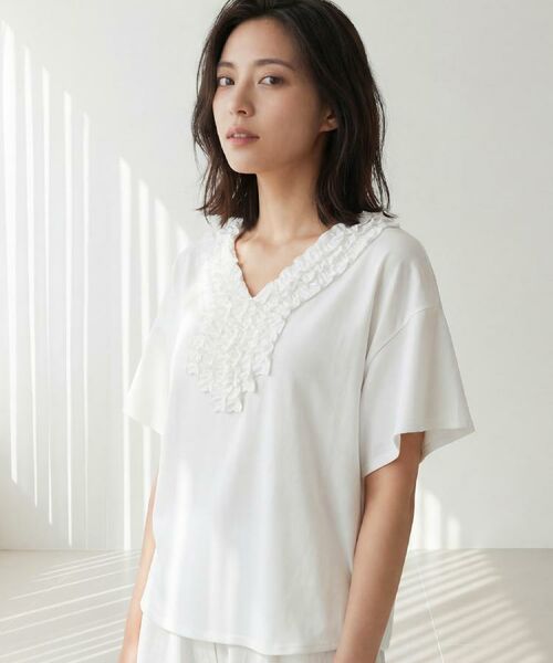 UNTITLED / アンタイトル シャツ・ブラウス | Vネックフリルブラウス(ホワイト(001))