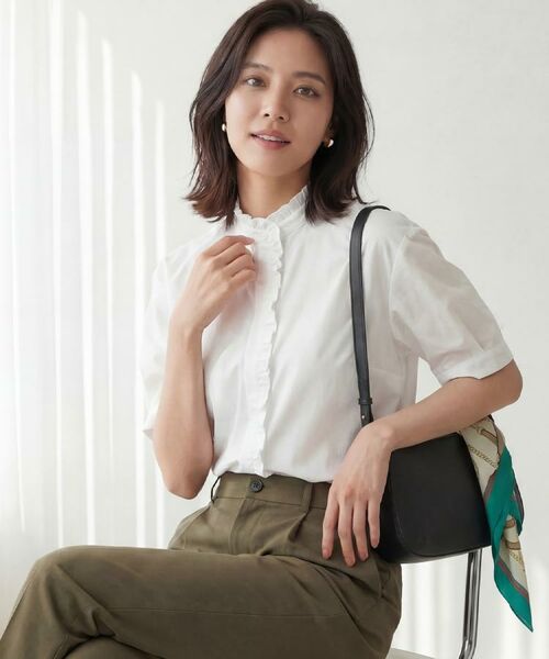 UNTITLED / アンタイトル シャツ・ブラウス | スタンドカラーフリルブラウス(ホワイト(001))