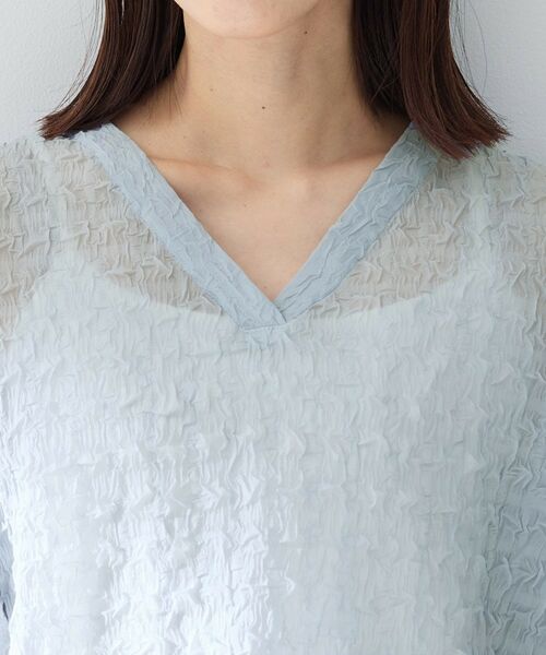 UNTITLED / アンタイトル シャツ・ブラウス | シアーVネックブラウス | 詳細17