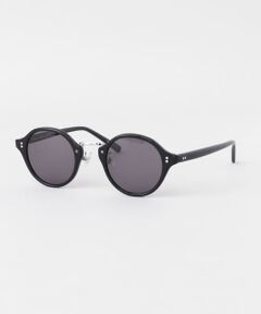 【KANEKO OPTICAL×URBAN RESEARCH / 金子眼鏡×アーバンリサーチ】<br><br>世界中でも最高品質の眼鏡を作るとされる職人の街、福井県鯖江。 同所にて熟練の技術を備えた職人達が、セルロイドなどの古くから使われていた原料を使用し、 一本一本研磨、加工を施し、美しいフォルムと最高のかけ心地のプロダクトを産み出しています。 <br><br>※この商品は、高温になる場所または金属と一緒にしまわないで下さい。変形したり、キズがつく恐れがあります。<br>また、太陽や溶接の光など強い光を直視しないで下さい。目を傷める危険があります。 <br>※その他お取り扱いに関しましては、商品に付属のアテンションタグをご覧ください。 <br><br>可視光線透過率 : (BK×C.SODA)80% (BK×GREY)10% <br>紫外線透過率 : 1.0%以下 