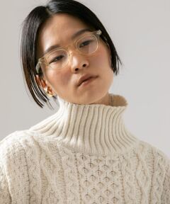 【KANEKO OPTICAL×URBAN RESEARCH / 金子眼鏡×アーバンリサーチ】<br>世界中でも最高品質の眼鏡を作るとされる職人の街、福井県鯖江。 同所にて熟練の技術を備えた職人達が、セルロイドなどの古くから使われていた原料を使用し、 一本一本研磨、加工を施し、美しいフォルムと最高のかけ心地のプロダクトを産み出しています。<br><br>可視光線透過率 : 90% <br>紫外線透過率 : 1.0%以下 <br><br>※商品画像は、光の当たり具合やパソコンなどの閲覧環境により、実際の色味と異なって見える場合がございます。予めご了承ください。<br>※商品の色味の目安は、商品単体の画像をご参照ください。<br><br><b>▼お気に入り登録のおすすめ▼</b><br>お気に入り登録商品は、マイページにて現在の価格情報や在庫状況の確認が可能です。<br>お買い物リストの管理に是非ご利用下さい。