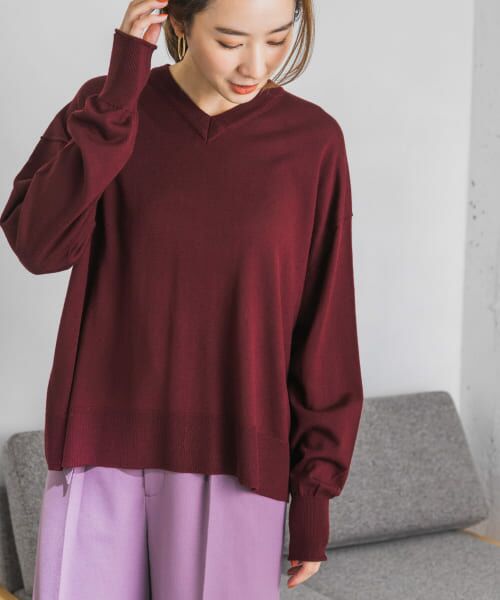 カシミヤウールVネックニット
