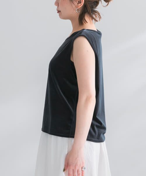 セール】 SIMONE WILD round neck sleevels Top （タンクトップ