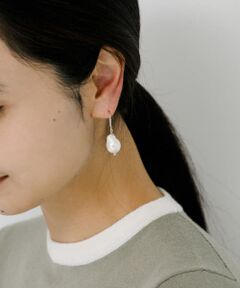 mounir　Shell pearl earring