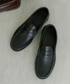 <b>PARABOOT/パラブーツ</b><br><br>小さな靴工房からすたーとしたフランス発のシューズブランド。<br>登山靴をルーツとした堅牢な作りが特徴で、ブラジルのパラ港から出荷される良質な天然ラテックスを輸入し、自社生産するラバーソールはブランドの代名詞となっている。<br><br><br><br>【2024 Spring/Summer】【24SS】<br><br>※商品お届けの際の納品書は、お買上日を証明する書類として、保証書と共に大切に保管してください。<br>※靴箱破損につきましては、商品に不良が無い場合に限り出荷させていただいております。予めご了承ください。<br><br>重量(片足) : 約330g<br><br>※商品画像は、光の当たり具合やパソコンなどの閲覧環境により、実際の色味と異なって見える場合がございます。予めご了承ください。<br>※商品の色味の目安は、商品単体の画像をご参照ください。<br><br>-----------------------------<br><b>《スタッフレビュー》</b><br>試着サイズ : 7 / 7.5<br>7.5サイズは甲幅は程よいサイズでしたが、足長が大きくつま先が余っていました。<br>7サイズは甲幅も足長も程よく、個人的には7サイズがちょうど良く感じました。<br>[スタッフデータ]<br>普段の着用サイズ : 27.5～28.0cm<br>足長 : 26.5cm<br>足囲 : 24.5cm<br>足幅 : 普通<br>※履き心地には個人差がございますので、あくまでも目安としてご覧ください。<br>-----------------------------<br><br><br><b>▼お気に入り登録のおすすめ▼</b><br>お気に入り登録商品は、マイページにて現在の価格情報や在庫状況の確認が可能です。<br>お買い物リストの管理に是非ご利用下さい。