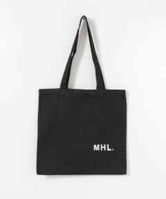 <b>MHL./エムエイチエル.</b><br><br>アイコニックでキャッチーなロゴアイテムが、タウンシーンを席巻している、英マーガレット・ハウエルのカジュアルライン。 ポケットTシャツや、トートバッグなどのシグニチャーアイテムだけでなく、ソリッドで機能的なデザインのアイテムたちは、昨今ではSNSでも世代・性別を問わず人気を博しています。<br><br><br><br>【2024 Spring/Summer】【24SS】<br><br>※この商品(10 BLACK)は、摩擦(特に汗や雨などで濡れた状態)などで色落ちが考えられます。この旨十分にご注意して、お取り扱いくださる様お願いいたします。<br>※この商品は、特殊プリント加工を施しております。特性上、永久的なものではなく、ご使用されていくにつれてプリント表面の光沢が減少し、ひび割れ・脱落等が生じます。<br>※その他お取り扱いに関しましては、商品に付属のアテンションタグをご覧ください。<br><br>総重量 : 約175g<br><br>※商品画像は、光の当たり具合やパソコンなどの閲覧環境により、実際の色味と異なって見える場合がございます。予めご了承ください。<br>※商品の色味の目安は、商品単体の画像をご参照ください。<br><br><b>▼お気に入り登録のおすすめ▼</b><br>お気に入り登録商品は、マイページにて現在の価格情報や在庫状況の確認が可能です。<br>お買い物リストの管理に是非ご利用ください。