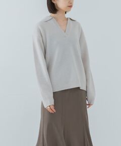 カシミヤ混強縮キーネックニットプルオーバー