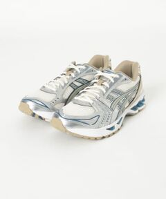 GEL-KAYANO(TM) 14は、2000年代後半の美学を踏襲し 、歴代GEL-KAYANO(TM)シリーズにちなんでリバイバル。<br>2008年に発売されたGEL-KAYANO(TM) 14オリジナルモデルからインスパイアされたこのスニーカーは、足元にGEL(TM)テクノロジーを搭載し、衝撃緩衝性を高めた一足。<br><br>■ASICS / アシックス<br>1980年代から1990年頃に人気を集めた各競技用のシューズにファッション的な観点からアレンジを加え、1977年に一度ローンチされたブランドであるアシックス。欧米を中心に、通常ラインやショップ別注まで、幅広く支持を集めているレトロランニングシューズ「ゲルライト(GEL-LYTE)」シリーズなどを続々と復刻・リリース。日本が誇るシューズテクノロジーをブランドのコアとし、デザインは当時のフォルムを踏襲しながらも、独自の素材使いやカラーリングで他とは一線を画す仕上がりです。<br><br>【2024 Autumn/Winter】【24AW】<br><br>※靴箱破損につきましては、商品に不良が無い場合に限り出荷させていただいております。予めご了承ください。<br>※この商品は、シューズの保持機能で重要なヒールカウンターを潰さない為に履き口のかかと部は踏み潰さないでください。<br>※車中・車のトランクなど、高温多湿の場所に放置しないでください。変形または劣化する事があります。<br>※その他お取り扱いに関しましては、商品に付属のアテンションタグをご覧ください。<br><br>重量(片足) : 約350g<br><br>※商品画像は、光の当たり具合やパソコンなどの閲覧環境により、実際の色味と異なって見える場合がございます。予めご了承ください。<br>※商品の色味の目安は、商品単体の画像をご参照ください。<br><br><b>▼お気に入り登録のおすすめ▼</b><br>お気に入り登録商品は、マイページにて現在の価格情報や在庫状況の確認が可能です。<br>お買い物リストの管理に是非ご利用下さい。