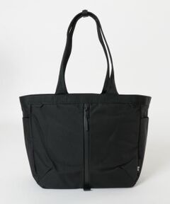 シティライフの為にデザインされたデイリーユースに欠かせないトートバッグ「City Tote」。<br>クラシックでありながら洗練されたシルエットで、スマートかつ機能的な内装が特徴です。<br>必要に応じて素早くアクセスできるポケットも備えています。<br><br>・1680D コーデュラバリスティックナイロン使用・YKKジッパー<br>・高級感のあるソフトな裏地<br>・大容量のメインコンパートメント<br>・パッド付きPC用ポケット(対応サイズ:16インチ)<br>・書類やタブレットを収納できるスリップポケット<br>・内部ジッパーポケット、スラッシュポケット<br>・ウォーターボトル用ポケット<br>・ギアやアクセサリーを取り付けるためのエクステリアループ<br>・小物の収納に便利な背面ポケット<br>・ラゲージパススルー搭載<br><br>■Aer/エアー<br>アメリカ・サンフランシスコ発のバッグブランド。 オフィス、あるいはジム、あるいはトラベルと、様々なシーンに適応する機能性を装備したプロダクトを展開し、 その評価の高さにより海外・国内で爆発的にユーザーが増え続けています。<br><br>【2024 Autumn/Winter】【24AW】<br><br>※A4サイズ収納可能<br><br>実容量 : 22L<br>総重量 : 約890g<br><br><br>※商品画像は、光の当たり具合やパソコンなどの閲覧環境により、実際の色味と異なって見える場合がございます。予めご了承ください。<br>※商品の色味の目安は、商品単体の画像をご参照ください。<br><br><b>▼お気に入り登録のおすすめ▼</b><br>お気に入り登録商品は、マイページにて現在の価格情報や在庫状況の確認が可能です。<br>お買い物リストの管理に是非ご利用下さい。