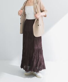 シルクのような微光沢と繊細な透け感が魅力のスカート。<br>細かいワッシャープリーツが施されており、動きに合わせて美しいシルエットを演出します。<br>ウエストはプリーツ加工により、すっきり見えが叶うデザイン。サイズ調節が可能な紐付きも、嬉しいポイント。  <br>ジャケットやシンプルなカットソーと合わせるだけで、スタイリングが決まります。透かし柄のニットやニットベストとで合わせると、より大人っぽい印象に。ワントーンコーデもおすすめです。<br><br><strong style="font-weight:bold;">POINT</strong><br>・縦のラインをきれいにみせてくれるワッシャープリーツ<br>・春夏にぴったりな素材感<br>・ウエストの紐でサイズ調節が可能<br><br>【2025 Spring/Summer】【25SS】<br><br>※この商品は、プリーツ加工を施してありますが、永久的なものではありません。着用やクリーニングを繰り返すことによって、プリーツが弱まりますので、あらかじめご了承ください。<br>※素材の特性上、肌の敏感な方は刺激を感じる場合があります。十分にご注意の上ご使用ください。<br>※その他お取り扱いに関しましては、商品に付属のアテンションタグをご覧ください。<br><br>※商品画像は、光の当たり具合やパソコンなどの閲覧環境により、実際の色味と異なって見える場合がございます。予めご了承ください。<br>※商品の色味の目安は、商品単体の画像をご参照ください。<br><br><b>▼お気に入り登録のおすすめ▼</b><br>お気に入り登録商品は、マイページにて現在の価格情報や在庫状況の確認が可能です。<br>お買い物リストの管理に是非ご利用下さい。<br><br><h4 class="material">素材感</h4><br><b class="line-height-120p">透け感 : ややあり(OFFのみ)<br>伸縮性 : なし<br>裏地 : あり<br>光沢 : なし<br>ポケット : なし</b>