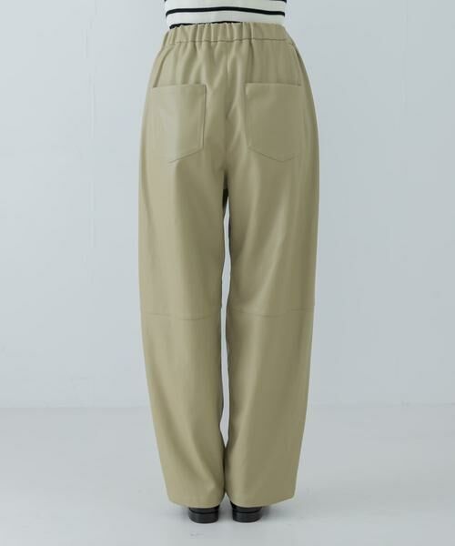 URBAN RESEARCH / アーバンリサーチ その他パンツ | レザーライクコクーンパンツ | 詳細19