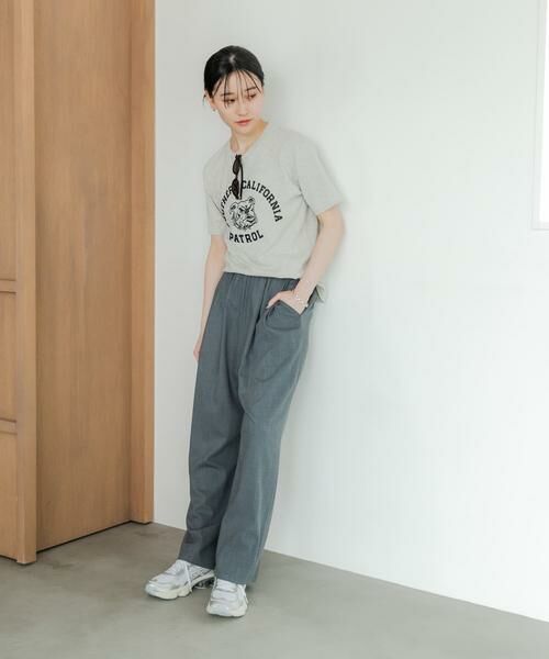 URBAN RESEARCH / アーバンリサーチ その他パンツ | 『3サイズ展開』『イージーケア』タックギャザーストレートパンツ | 詳細17