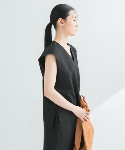URBAN RESEARCH / アーバンリサーチ ベスト | リネン混Vネックブラウス | 詳細3