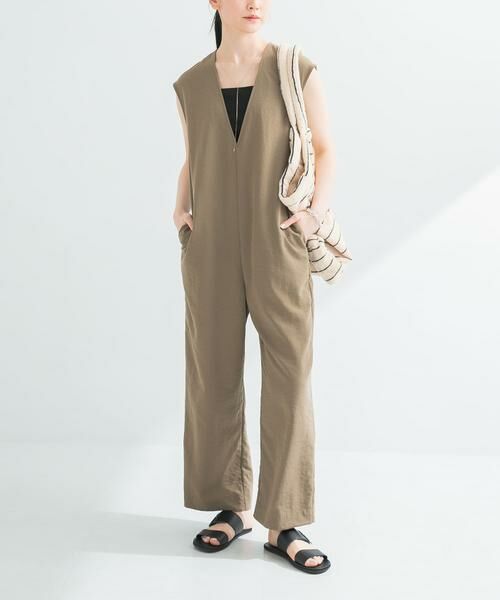 URBAN RESEARCH / アーバンリサーチ サロペット・オールインワン | 『2サイズ展開』リネンライク深Vネックオールインワン(カーキ)