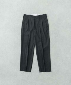 <b>【上質を纏う、新定番ギャバジンパンツ】</b><br/><br/>上品な光沢感と耐久性が魅力の2/84ウールシルクギャバジンを贅沢に使用しています。<br/>素材の核となるのは、極細で上質なSuper110ウールと、高級原料であるシルクをブレンドした糸が特徴。<br/>これにより、ウール本来の優れた特性に加え、滑らかな手触りと、シルク特有の高級感のある光沢を同時に実現しました。<br/><br/>タフさとエレガンスを兼ね備えた、まさに上質素材です。<br/><br/>-MATERIAL-<br/>・上品な光沢感と耐久性が魅力の2/84ウールシルクギャバジンを贅沢に使用<br/>・素材の核となるのは、極細で上質なSuper110ウールと、高級原料であるシルクをブレンドした糸<br/>・ウール本来の優れた特性に加え、滑らかな手触りと、シルク特有の高級感のある光沢を同時に実現<br/><br/>-DESIGN-<br/>・クラシックなトラウザーデザインをベースに、現代的なシャープさ<br/>・腰元には2タックを入れ、ゆとりを持たせつつも、しっかりとしたセンタープレス<br/>・脚を長く美しく見せる上品なシルエットを形成<br/><br/><b>【new basic / ニューベーシック】</b><br/>日常に寄り添うベーシックなアイテムに、一見すると普通ではない素材、計算されたディテール、そして美しいシルエットを組み合わせることで、心地よさと違和感が共存するスタイルを創り出します。<br/>服を"着る"だけでなく"楽しむ"ことへの期待に応え、あなたのファッションに新たな刺激と発見をもたらします。<br/><br/>【2025 Autumn/Winter】【25AW】<br/><br/>※商品画像は、光の当たり具合やパソコンなどの閲覧環境により、実際の色味と異なって見える場合がございます。予めご了承ください。<br/>※商品の色味の目安は、商品単体の画像をご参照ください。<br/><br/><b>▼お気に入り登録のおすすめ▼</b><br/>お気に入り登録商品は、マイページにて現在の価格情報や在庫状況の確認が可能です。<br/>お買い物リストの管理に是非ご利用下さい。<br/><br/><h4 class="material">素材感</h4><br/><b class="line-height-120p">透け感 : なし<br/>伸縮性 : ややあり<br/>裏地 : なし<br/>光沢 : なし<br/>ポケット : あり</b><br/>BLACK : 181cm(L) / 172cm(M)