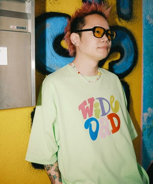 URBAN RESEARCH / アーバンリサーチ Tシャツ | Wide Dad　GRAPHIC T-SHIRTS WITH HATCH（グリーン系その他）