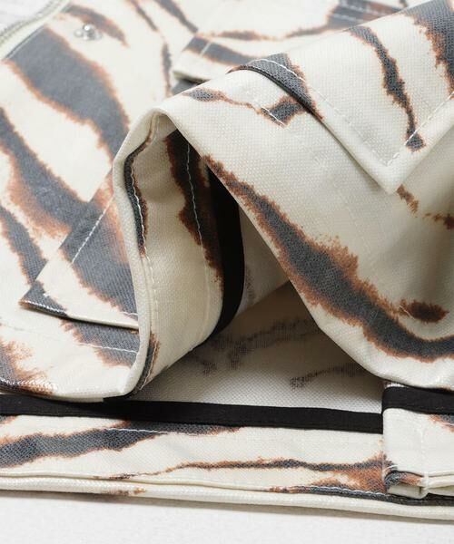 URBAN RESEARCH / アーバンリサーチ その他アウター | GANNI　PRINTED LAMINATED BARN JACKET | 詳細4