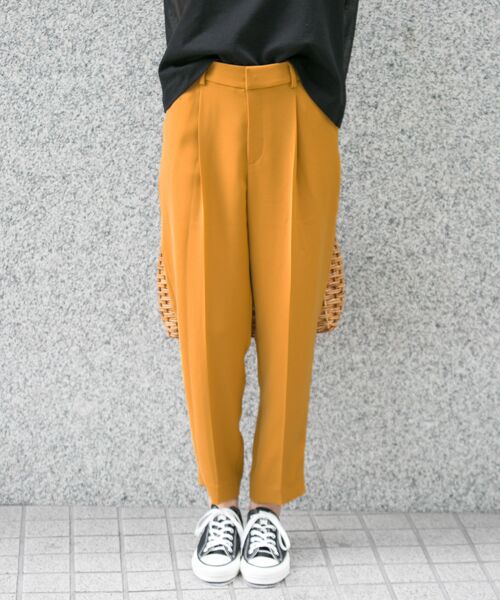 ＊＊URBAN RESEARCH / アーバンリサーチ その他パンツ | カラーテーパードパンツ（YELLOW）