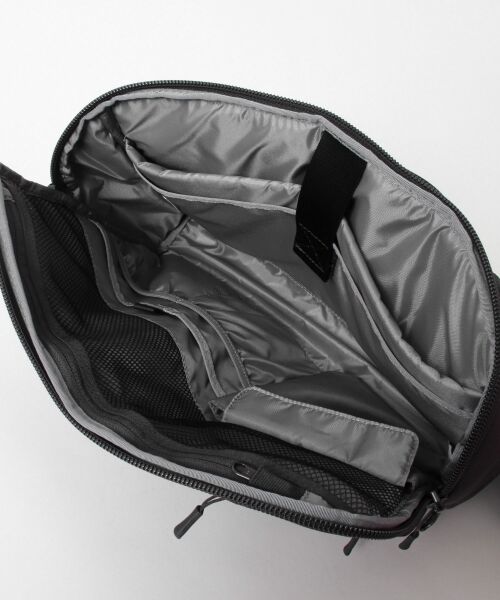 【美品】Aer Travel Sling ショルダーバッグ 黒 廃盤品 Aer TRAVEL SLING （ショルダーバッグ）｜＊＊URBAN RESEARCH