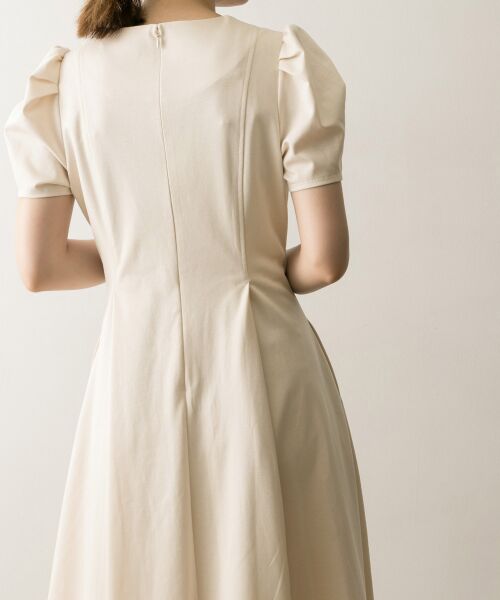 CELFORD ♡ ボリューム袖Aラインカットワンピース　キャメル CELFORD ♡ ボリューム袖Aラインカットワンピース キャメル