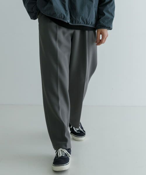 ＊＊URBAN RESEARCH / アーバンリサーチ その他パンツ | 『UR TECH』『蓄熱』フリースタックストレートイージースラックス（CHARCOAL）