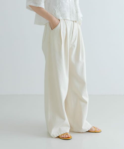 ＊＊URBAN RESEARCH / アーバンリサーチ デニムパンツ | 『3サイズ展開』new basic　ツータックワイドデニムパンツ（IVORY）