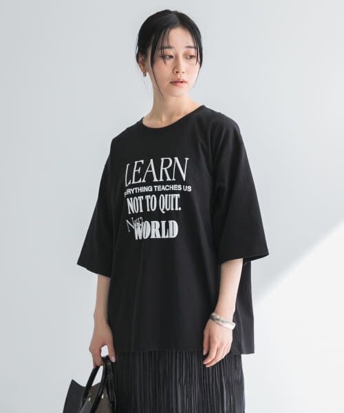 ＊＊URBAN RESEARCH / アーバンリサーチ Tシャツ | ロゴプリントルーズTシャツ（BLACK1）