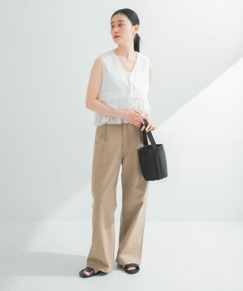 新品タグ付き ノースリーブフリルブラウス 黒 ブラック アーバンリサーチ 完売 URBAN RESEARCH ブラウス シャツ ノースリーブフリルブラウス