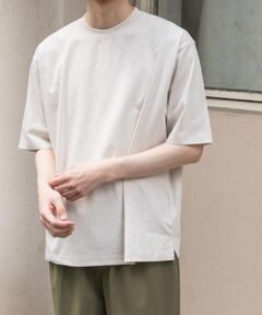 シンプルながらも機能性にあふれたTシャツが登場。<br>素材には、米国デュポン社が開発した植物由来の素材〈Sorona〉とコットンを組み合わせたブランドオリジナルファブリック〈Cotton Sorona Jersey〉を使用しています。<br>Soronaを使用することで、ソフトで滑らかなタッチ、ストレッチ性と高い伸張回復性をもった機能性あふれた一着に。<br>一枚ではもちろん、カーディガンやジャケットのインナーとして着ても重宝します。<br><br>【FORK&SPOON(フォークアンドスプーン)】<br>DOORSのプライベートレーベル。その名前のとおり「毎日食事を摂るように、毎日大切に着てほしい」という思いが込められています。毎日着たくなる様な心地のよいベーシックスタイルは、世代を超えてお楽しみいただけます。<br><br>【2024 Spring/Summer】【24SS】<br><br>※商品画像は、光の当たり具合やパソコンなどの閲覧環境により、実際の色味と異なって見える場合がございます。予めご了承ください。<br>※商品の色味の目安は、商品単体の画像をご参照ください。<br><br><b>▼お気に入り登録のおすすめ▼</b><br>お気に入り登録商品は、マイページにて現在の価格情報や在庫状況の確認が可能です。<br>お買い物リストの管理に是非ご利用下さい。<br><br><h4 class="material">素材感</h4><br><b class="line-height-120p">透け感 : ややあり(IVORYのみ)<br>伸縮性 : あり<br>裏地 : なし<br>光沢 : なし<br>ポケット : なし</b>