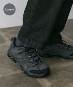 ”MERRELL”から国内ではアーバンリサーチドアーズのみの展開の限定モデルが登場です。<br><br>MOAB(モアブ)シリーズは、2007年の発売、以降世界2,800万人以上のアウトドアファンの足を支え、いまだ進化を続けるMERRELLハイキングシューズのアイコンモデル。<br>アッパーに上質な素材感が特徴の撥水ピッグスキンレザーとメッシュのコンビネーションアッパーと優れた透湿防水性を誇る”GORE-TEX&reg;”メンブレメンを搭載。<br>MERRELLが推進するサスティナブルアクションとして、シューレース、ウェビング、ライニングには100%リサイクル素材を採用。<br>メレル専用のVibram TC5+アウトソールを採用しあらゆるアウトドアフィールドに適応する高い機能を発揮します。<br><br><br>【2024 Autumn/Winter】【24AW】<br><br>※靴箱破損につきましては、商品に不良が無い場合に限り出荷させていただいております。予めご了承ください。<br><br>重量(片足) : 約440g<br><br>※商品画像は、光の当たり具合やパソコンなどの閲覧環境により、実際の色味と異なって見える場合がございます。予めご了承ください。<br>※商品の色味の目安は、商品単体の画像をご参照ください。<br><br>-----------------------------<br><b>《スタッフレビュー》</b><br>試着サイズ : 26<br>薄手の靴下着用で26を履いたところ、足幅も足長もピッタリでつま先の空間に程よいゆとりができました。ソールがしっかりしているので、歩きやすいです。<br>[スタッフデータ]<br>普段の着用サイズ : 26.5cm<br>足長 : 25cm<br>足囲 : 23.5cm<br>足幅 : 狭め<br>※履き心地には個人差がございますので、あくまでも目安としてご覧ください。<br>-----------------------------<br><br><br><b>▼お気に入り登録のおすすめ▼</b><br>お気に入り登録商品は、マイページにて現在の価格情報や在庫状況の確認が可能です。<br>お買い物リストの管理に是非ご利用下さい。