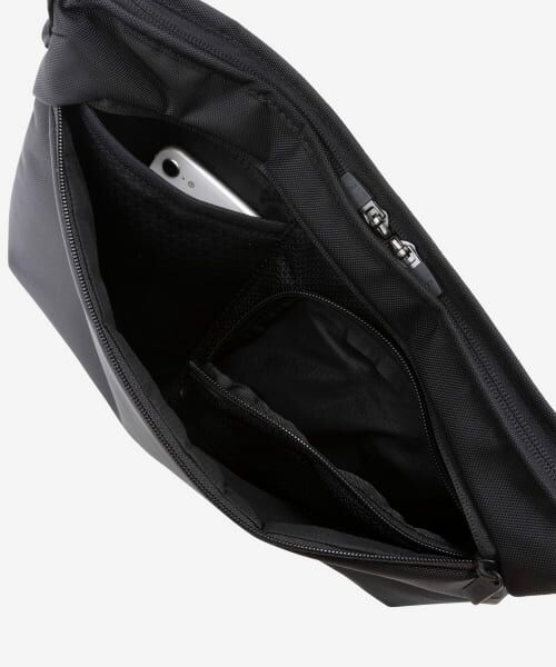 大人気 早い者勝ち TNF Shuttle Shoulder Pouch 旅行等に大活躍 THE NORTH FACE Shuttle Shoulder Pouch[DMA4-NM82454]｜URBAN