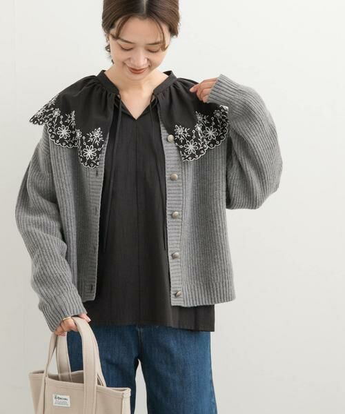 URBAN RESEARCH DOORS / アーバンリサーチ ドアーズ シャツ・ブラウス | レース刺繍ラッフルブラウス(ブラック)