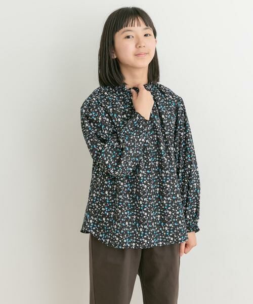 URBAN RESEARCH DOORS/アーバンリサーチ ドアーズ 花柄プリントギャザーフリルブラウス(KIDS) ブラック系その他 135 URBAN RESEARCH DOORS/アーバンリサーチ ドアーズ 花柄プリントギャザーフリルブラウス(KIDS) ブラック系その他 135