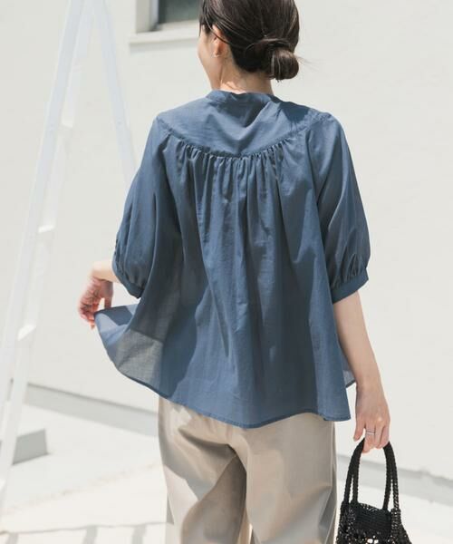 URBAN RESEARCH DOORS / アーバンリサーチ ドアーズ シャツ・ブラウス | コットンボイルV切替ギャザーブラウス | 詳細19