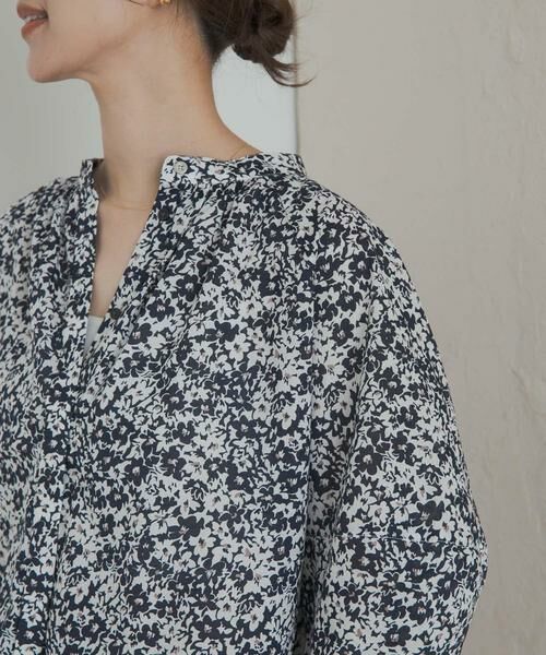 URBAN RESEARCH DOORS / アーバンリサーチ ドアーズ シャツ・ブラウス | フラワープリントドルマンブラウス | 詳細1