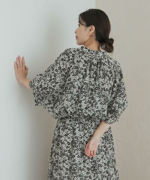 URBAN RESEARCH DOORS / アーバンリサーチ ドアーズ シャツ・ブラウス | フラワープリントドルマンブラウス | 詳細15