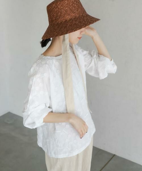 URBAN RESEARCH DOORS/アーバンリサーチ ドアーズ 立体刺繍ブラウス オフホワイト M