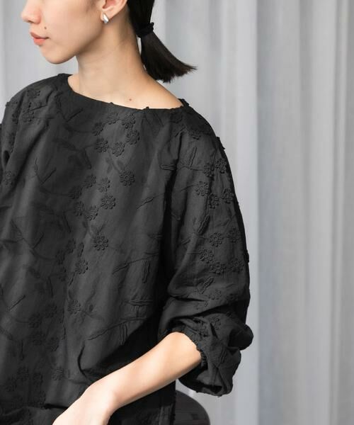 URBAN RESEARCH DOORS/アーバンリサーチ ドアーズ 立体刺繍ブラウス ブラック M