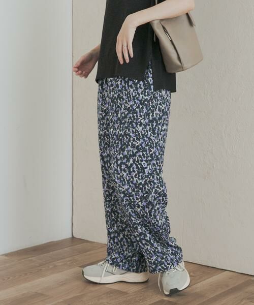 URBAN RESEARCH DOORS/アーバンリサーチ ドアーズ 『接触冷感/吸水速乾/イージーケア』フラワープリントドライタッチリラックスパンツ ブルー M