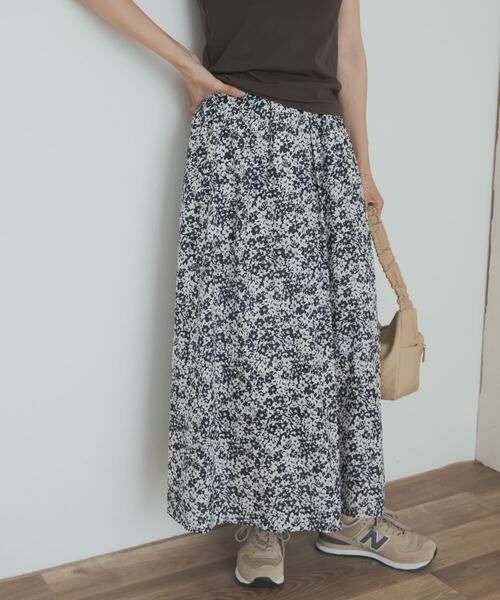URBAN RESEARCH DOORS / アーバンリサーチ ドアーズ スカート | フラワープリントギャザースカート(ブルー系その他)