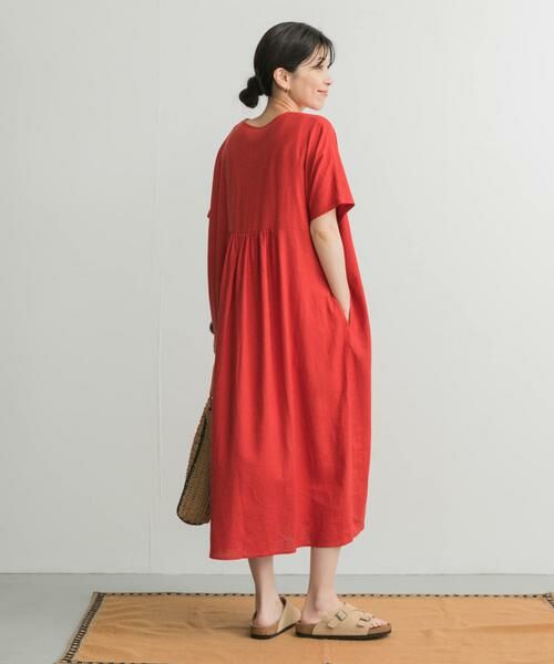 URBAN RESEARCH DOORS / アーバンリサーチ ドアーズ ワンピース | リネンレーヨンVネック切替ギャザーワンピース | 詳細5