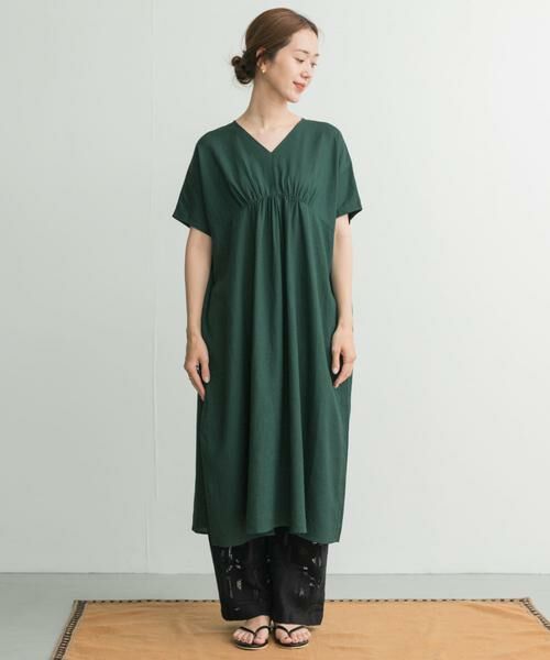 URBAN RESEARCH DOORS / アーバンリサーチ ドアーズ ワンピース | リネンレーヨンVネック切替ギャザーワンピース | 詳細25