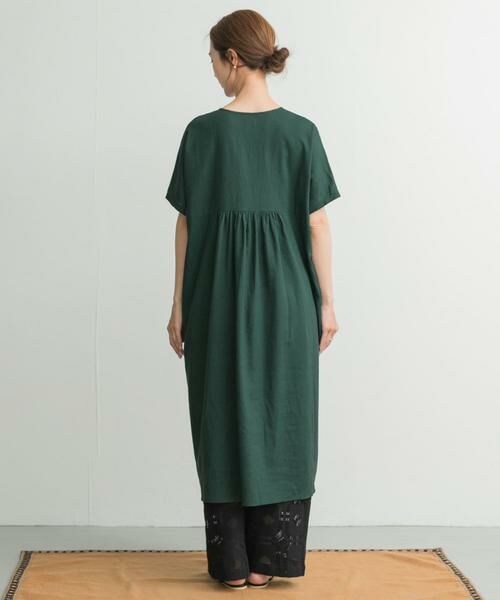 URBAN RESEARCH DOORS / アーバンリサーチ ドアーズ ワンピース | リネンレーヨンVネック切替ギャザーワンピース | 詳細27