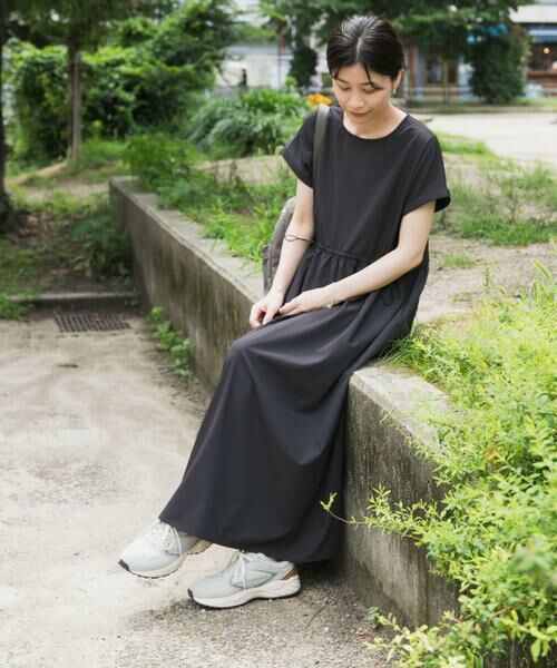 URBAN RESEARCH DOORS / アーバンリサーチ ドアーズ ワンピース | 『UR TECH』サマシェアウエストドロストワンピース | 詳細1