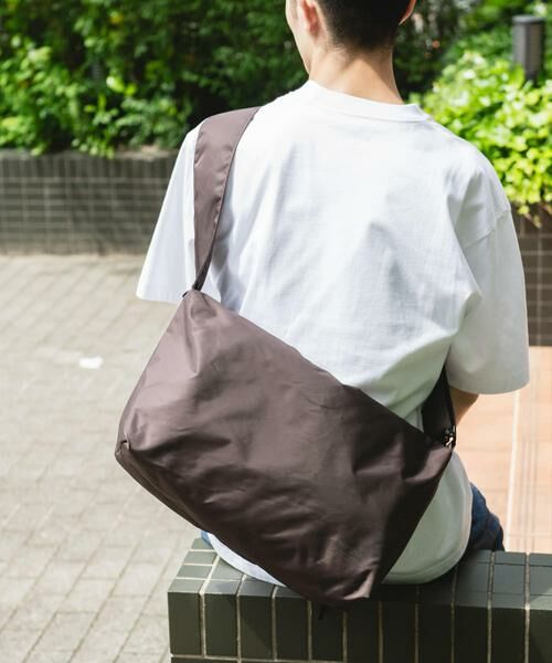 URBAN RESEARCH DOORS/アーバンリサーチ ドアーズ 『別注』YAKPAK×DOORS SHOULDER BAG M ブラウン - URBAN RESEARCH DOORS/アーバンリサーチ ドアーズ 『別注』YAKPAK×DOORS SHOULDER BAG M ブラウン -