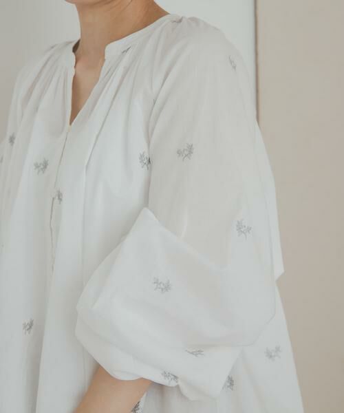 URBAN RESEARCH DOORS / アーバンリサーチ ドアーズ シャツ・ブラウス | リーフモチーフラメ刺繍ブラウス | 詳細1